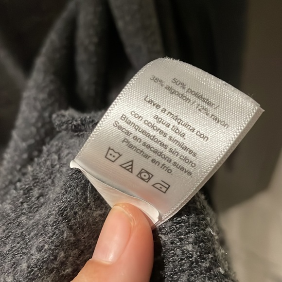 Vineyard vine Jacket with hoodie - Picture 6 of 7